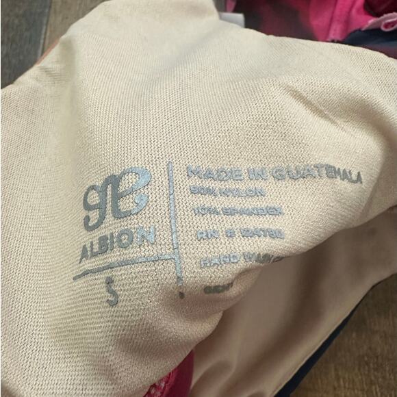 Albion Fit Peony Ruffle Bikini Swimsuit Top Size Small - Picture 5 of 6